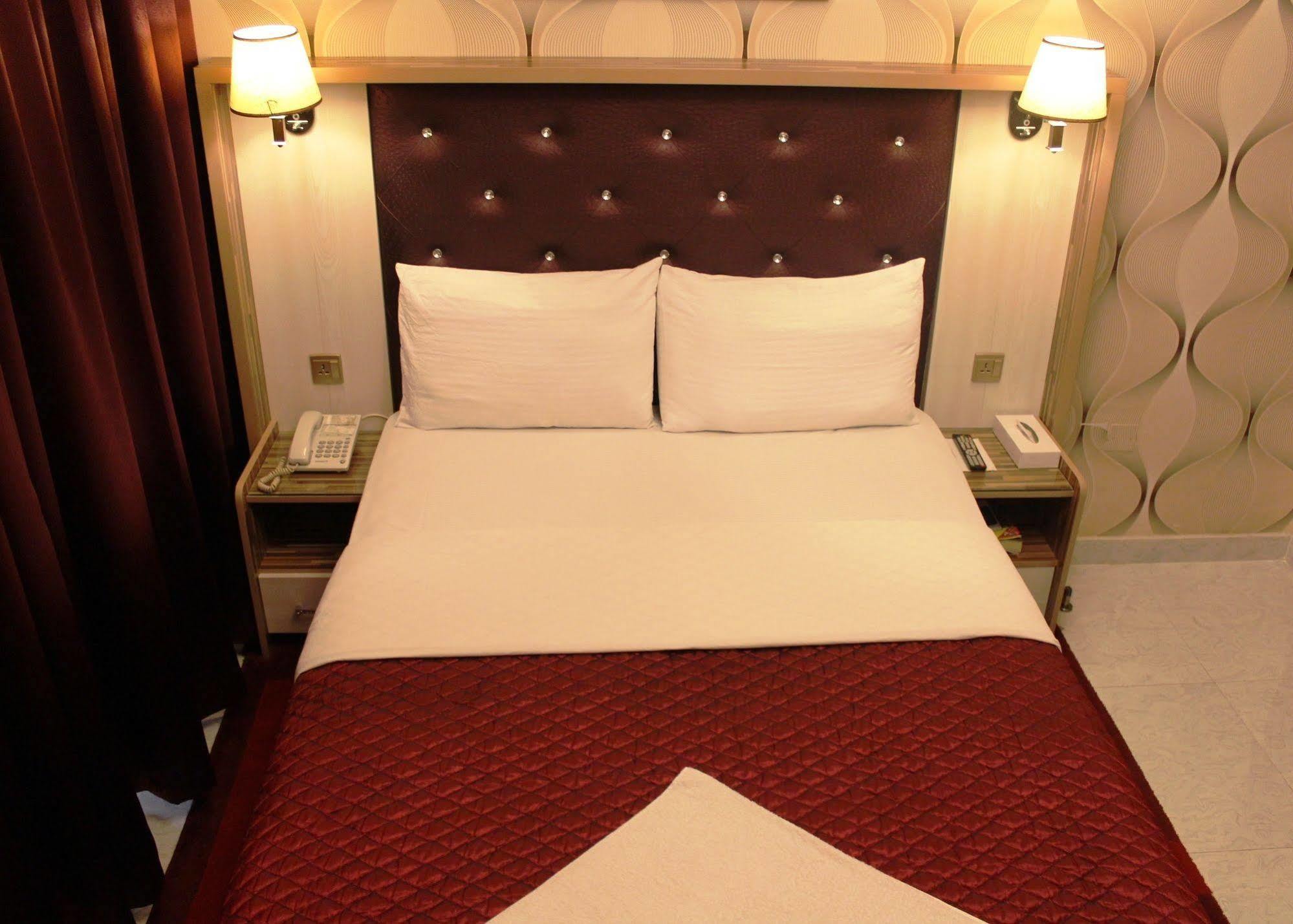 Sutchi Hotel Dubai Eksteriør billede