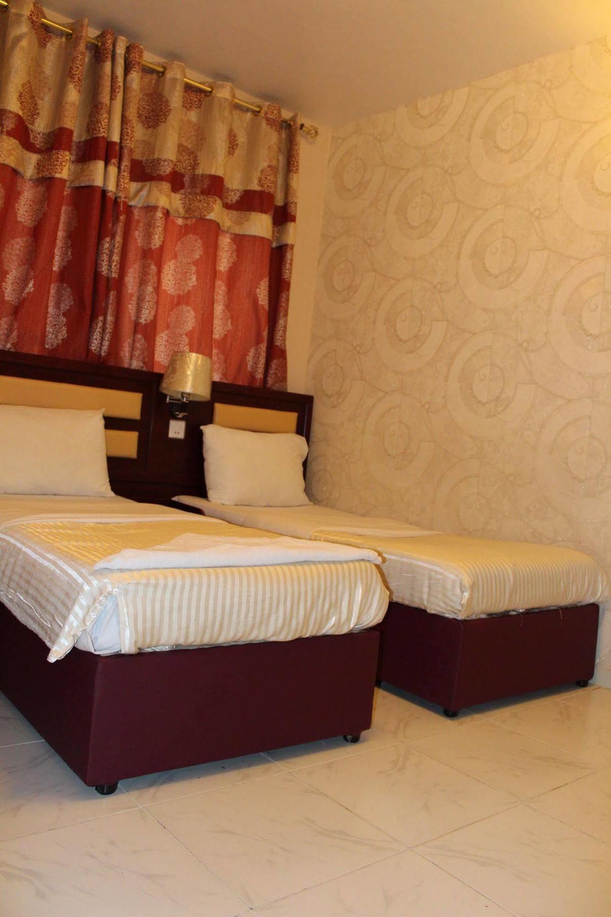 Sutchi Hotel Dubai Eksteriør billede